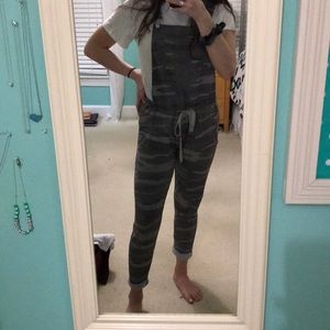 Z Supply Grey Camo Jumpsuit sz.xs